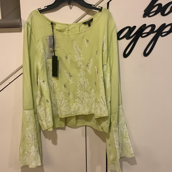 NWT Bell sleeve top - white embroidery & silver beading PALE LIME US XL - Picture 5 of 12